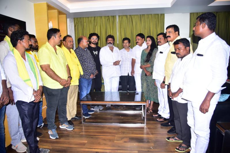 balakrishna-launched-the-iq-movie-trailer-10.jpg