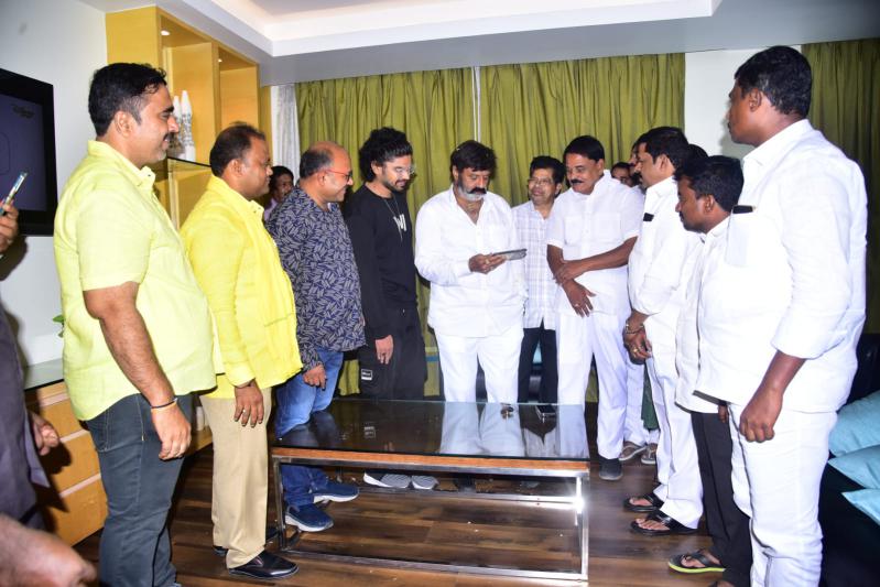 balakrishna-launched-the-iq-movie-trailer-7.jpg