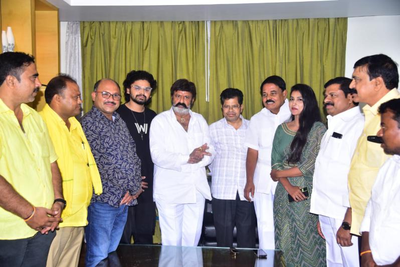balakrishna-launched-the-iq-movie-trailer-8.jpg