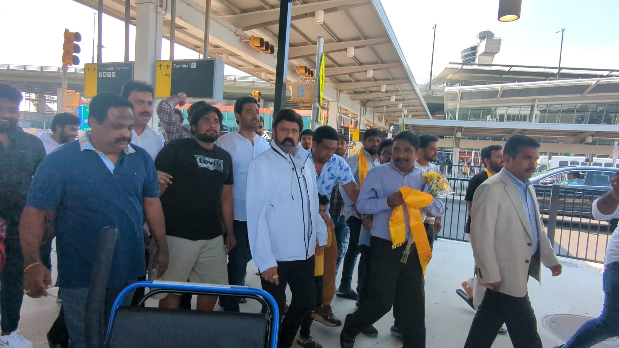 balakrishna-received-grand-welcome-in-philadelphia-7-jul-2023-4.jpg