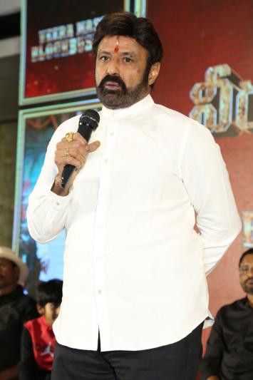 balakrishna-stills-4-10.jpg