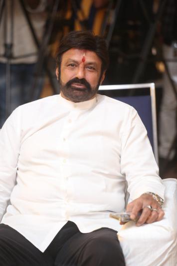 balakrishna-stills-4-6.jpg