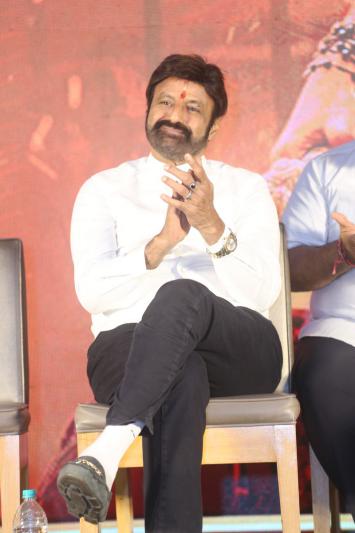 balakrishna-stills-4-9.jpg