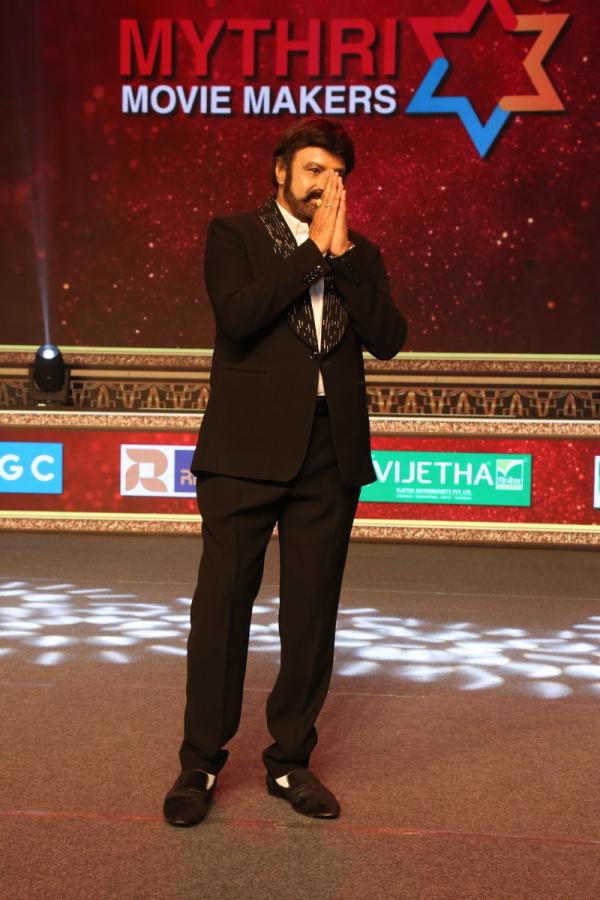 balakrishna-stills-5-9.jpg