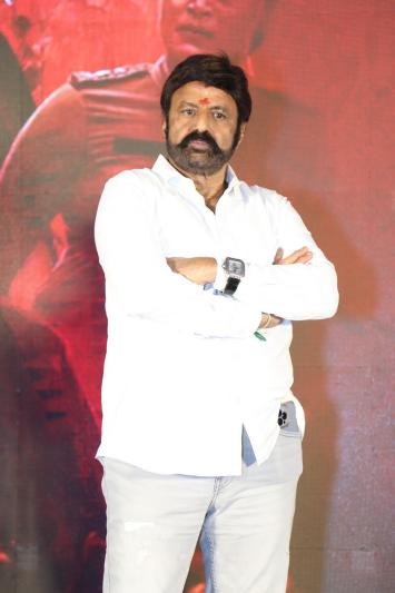 balakrishna-stills-at-vedha-pre-release-5.jpg