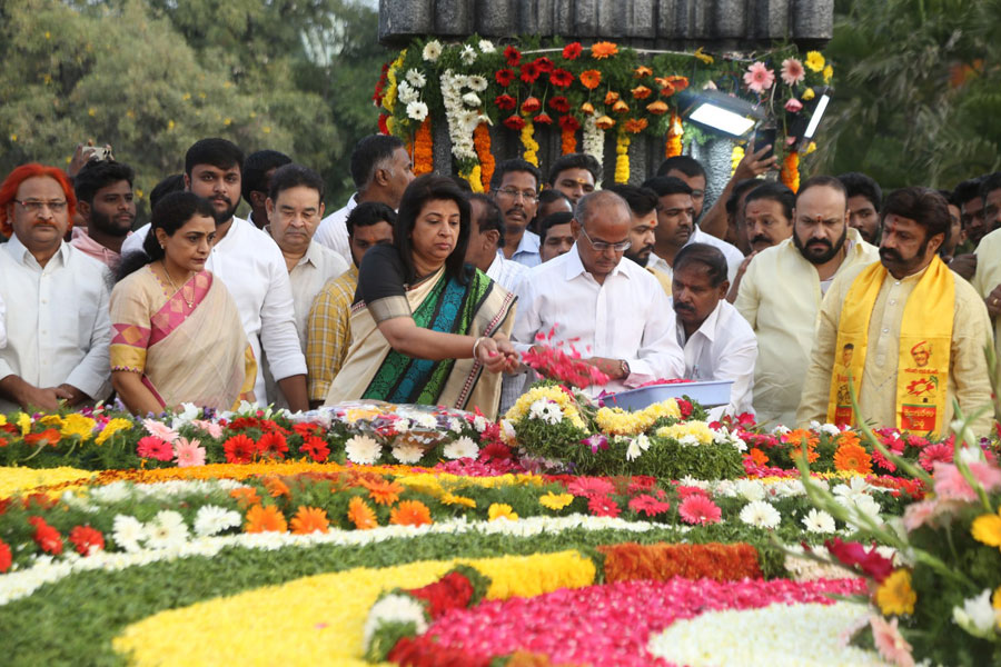 balakrishna-visited-ntr-ghat-at-ntr-28th-death-anniversary-13.jpg