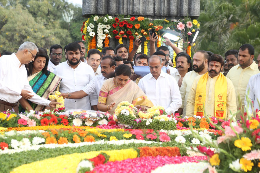 balakrishna-visited-ntr-ghat-at-ntr-28th-death-anniversary-15.jpg