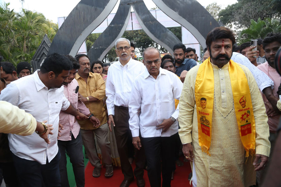 balakrishna-visited-ntr-ghat-at-ntr-28th-death-anniversary-29.jpg