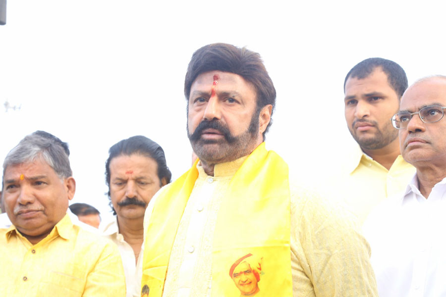 balakrishna-visited-ntr-ghat-at-ntr-28th-death-anniversary-31.jpg