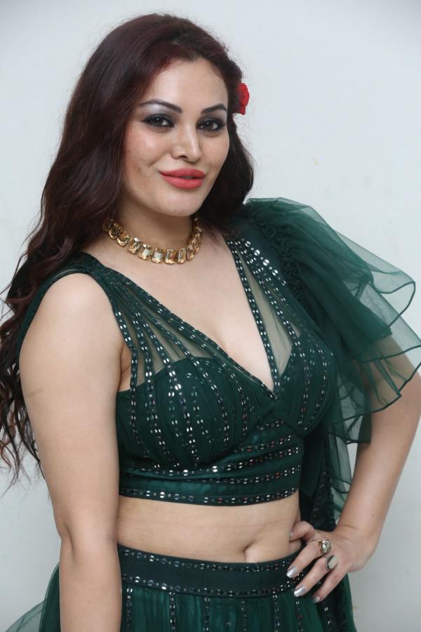 bevelyn-bharraj-stills-11.jpg
