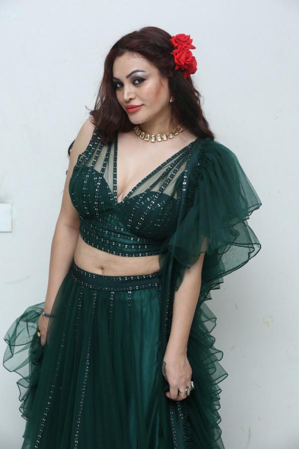 bevelyn-bharraj-stills-12.jpg