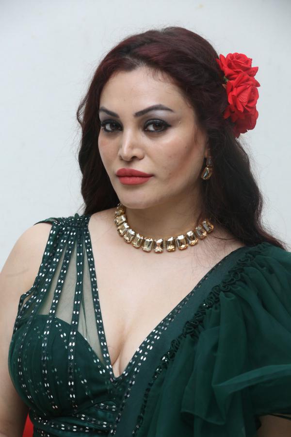 bevelyn-bharraj-stills-14.jpg