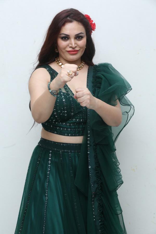 bevelyn-bharraj-stills-17.jpg