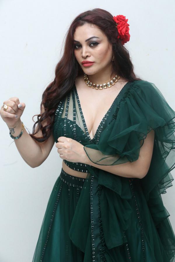 bevelyn-bharraj-stills-20.jpg
