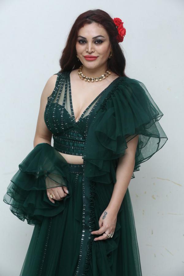 bevelyn-bharraj-stills-4.jpg