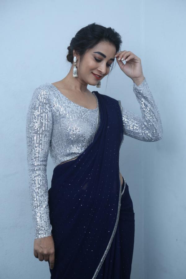 bhanusri-stills-16.jpg