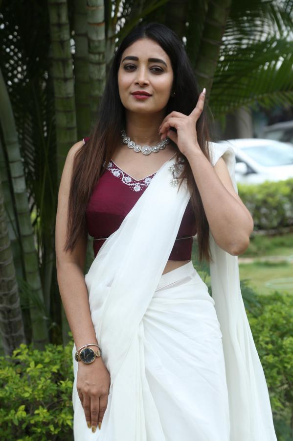 bhanusri-stills-2-15.jpg