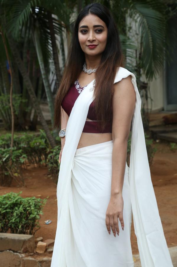 bhanusri-stills-2-2.jpg