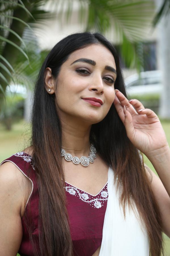 bhanusri-stills-2-20.jpg