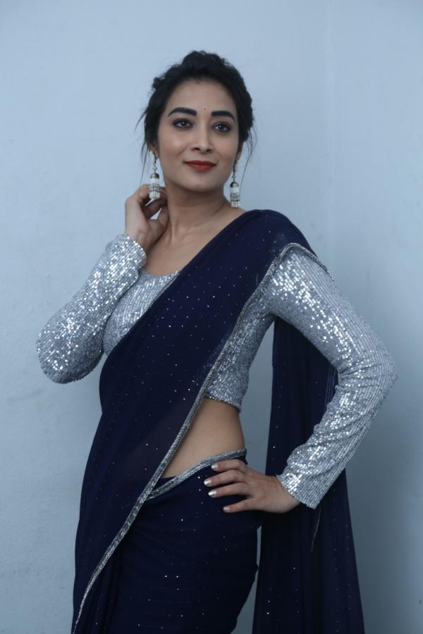 bhanusri-stills-20.jpg