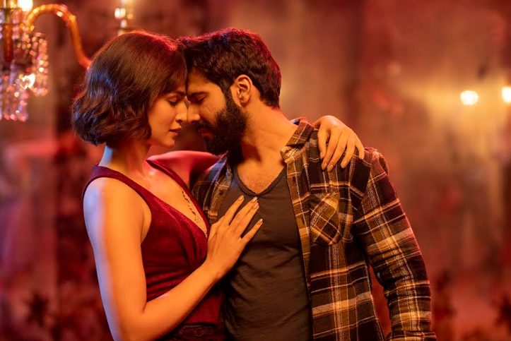 bhediya-movie-stills-3.jpg