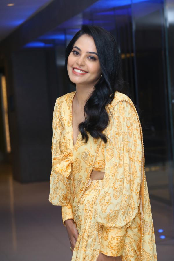 bindhu-madhavi-stills-10.jpg