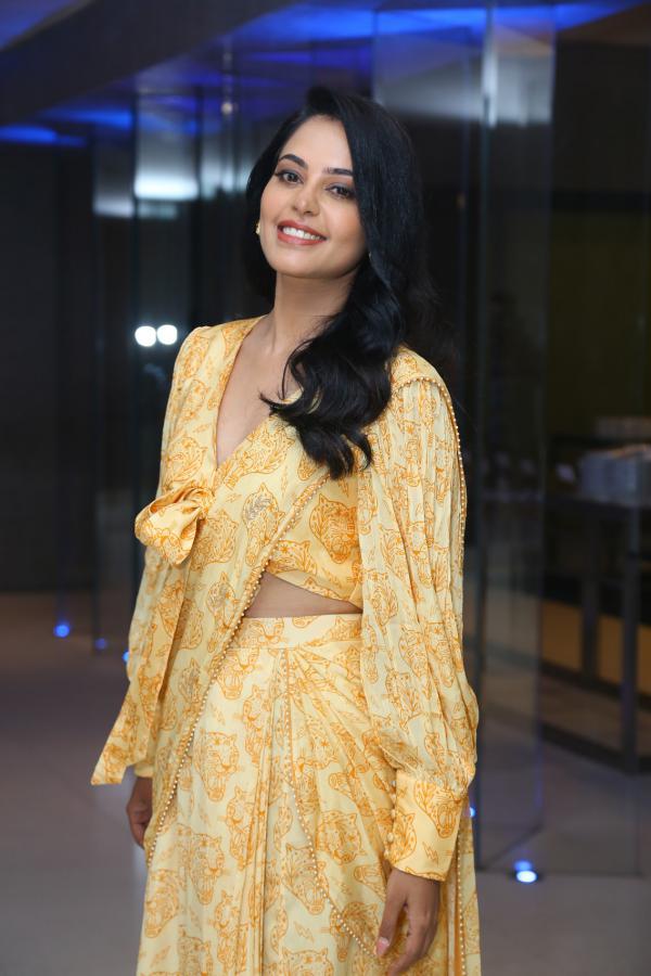 bindhu-madhavi-stills-20.jpg