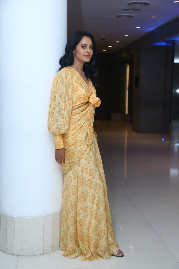 bindhu-madhavi-stills-4.jpg