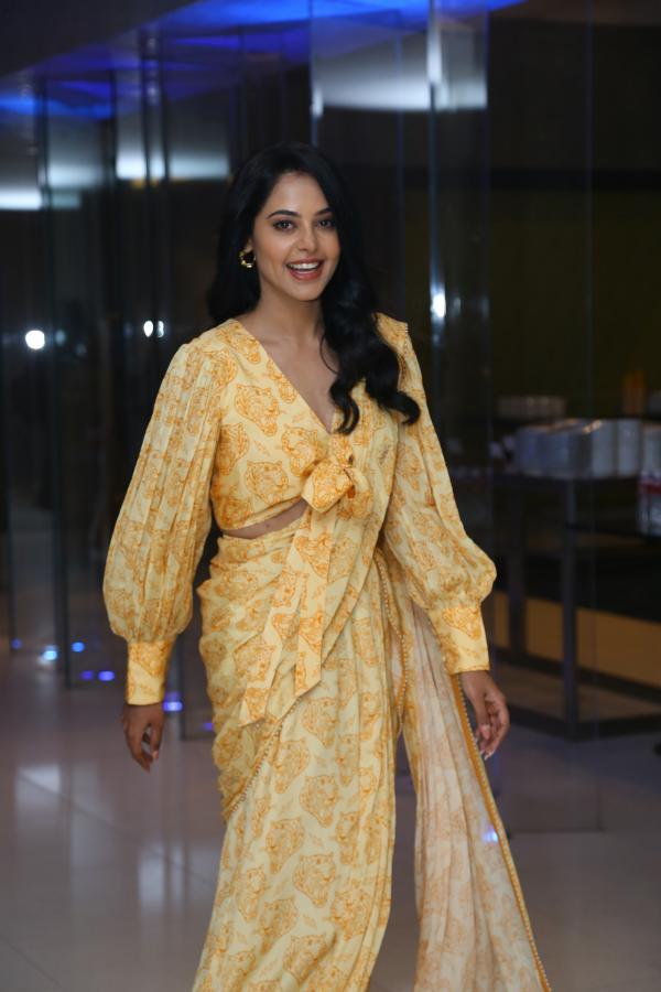 bindhu-madhavi-stills-6.jpg