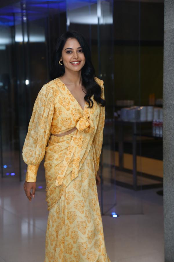bindhu-madhavi-stills-7.jpg