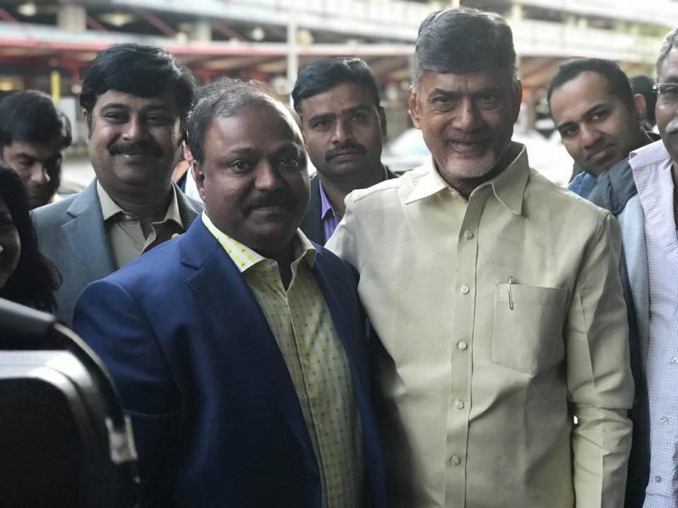 NRIs Grand Welcocme to Chandrababu at Chicago Airport