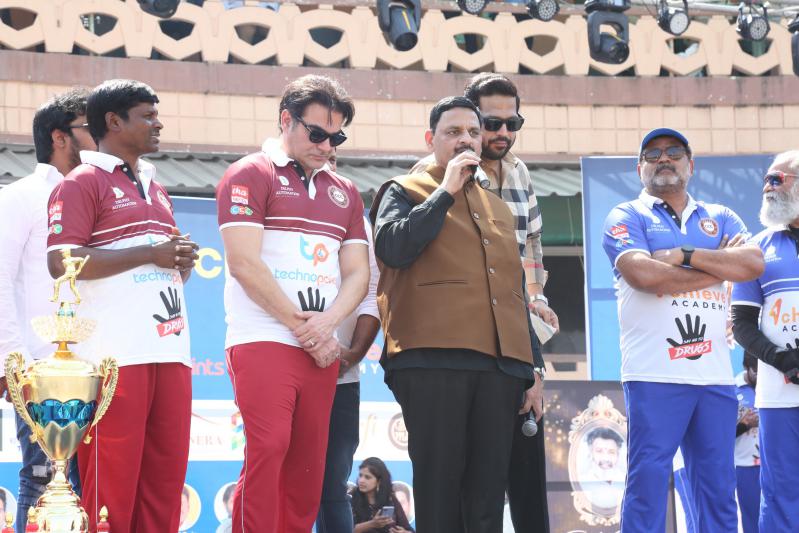 ccc-bollywood-tollywood-cricket-match-16.jpg