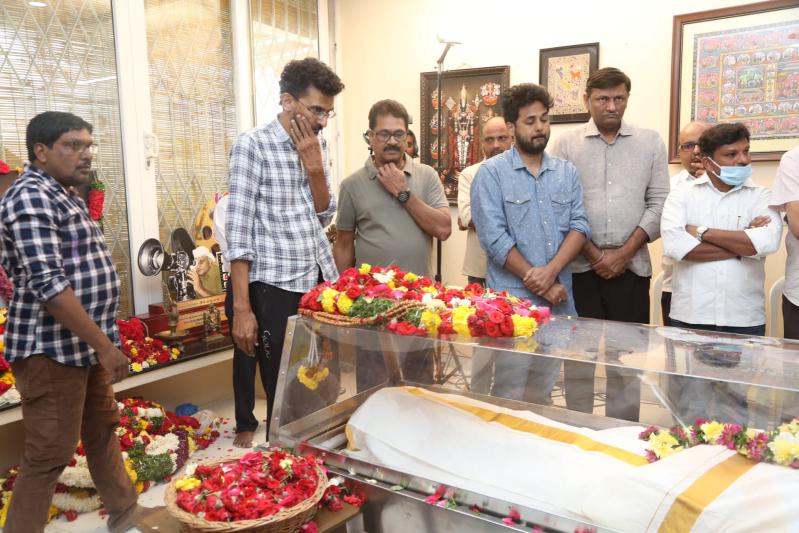 celebrities-condolences-to-director-k-viswanath-10.jpg