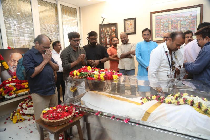 celebrities-condolences-to-director-k-viswanath-12.jpg