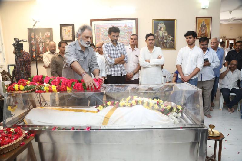 celebrities-condolences-to-director-k-viswanath-14.jpg