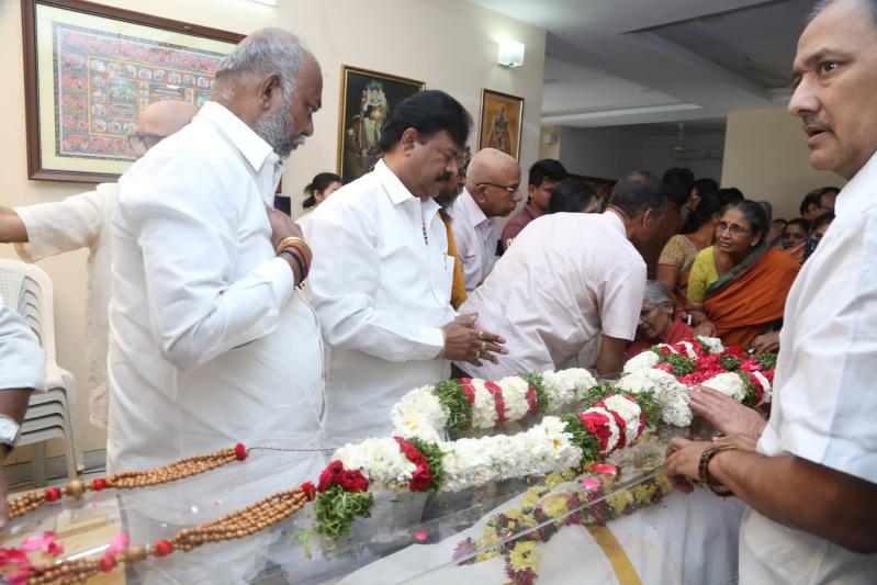 celebrities-condolences-to-director-k-viswanath-17.jpg