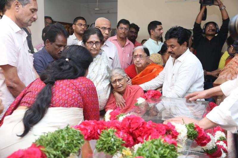 celebrities-condolences-to-director-k-viswanath-18.jpg