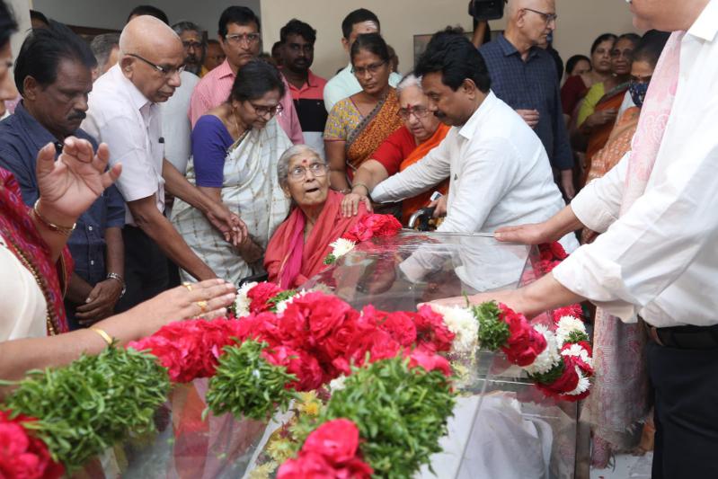 celebrities-condolences-to-director-k-viswanath-19.jpg
