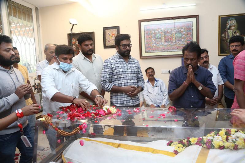 celebrities-condolences-to-director-k-viswanath-21.jpg