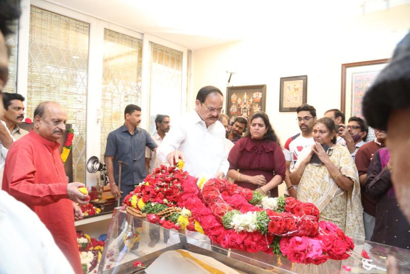 celebrities-condolences-to-director-k-viswanath-22.jpg