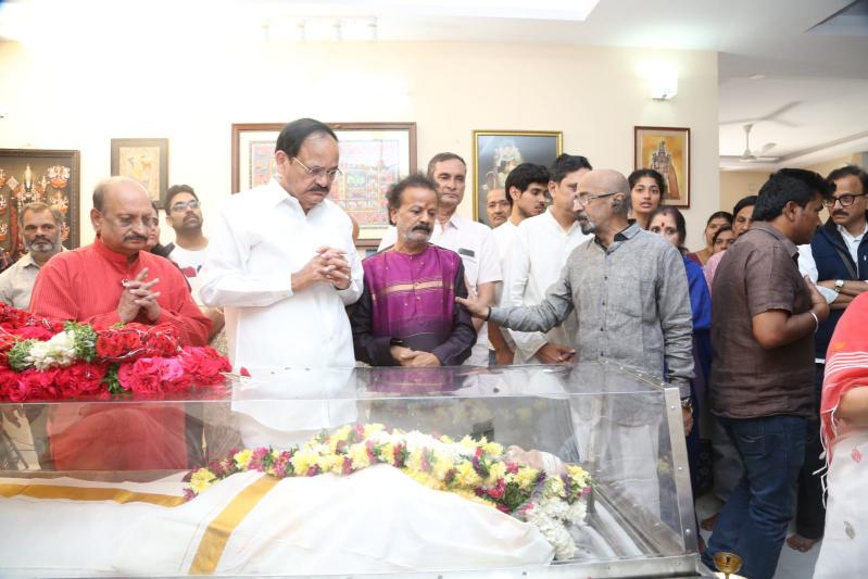 celebrities-condolences-to-director-k-viswanath-23.jpg
