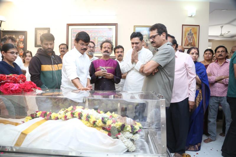 celebrities-condolences-to-director-k-viswanath-5.jpg