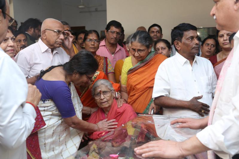 celebrities-condolences-to-director-k-viswanath-7.jpg