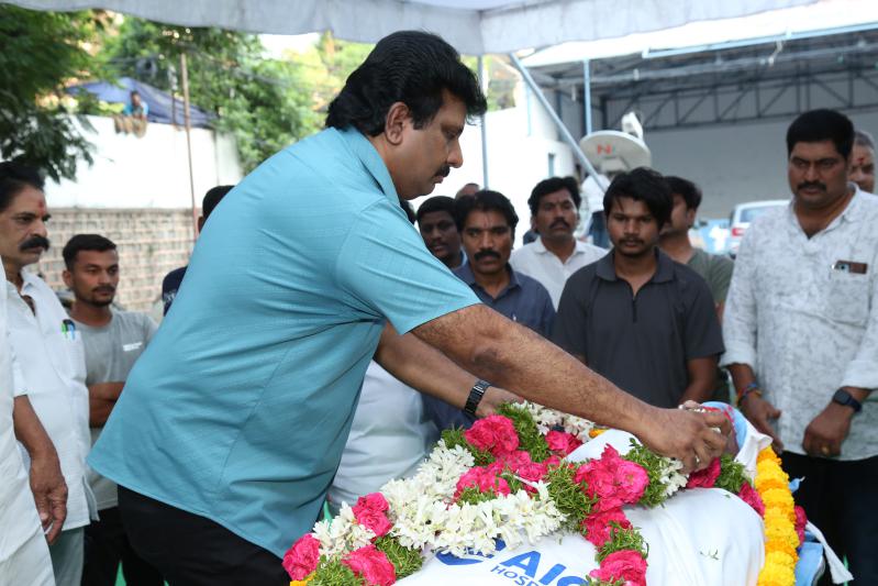 celebs-pay-final-respect-to-artist-sarath-babu-10.jpg