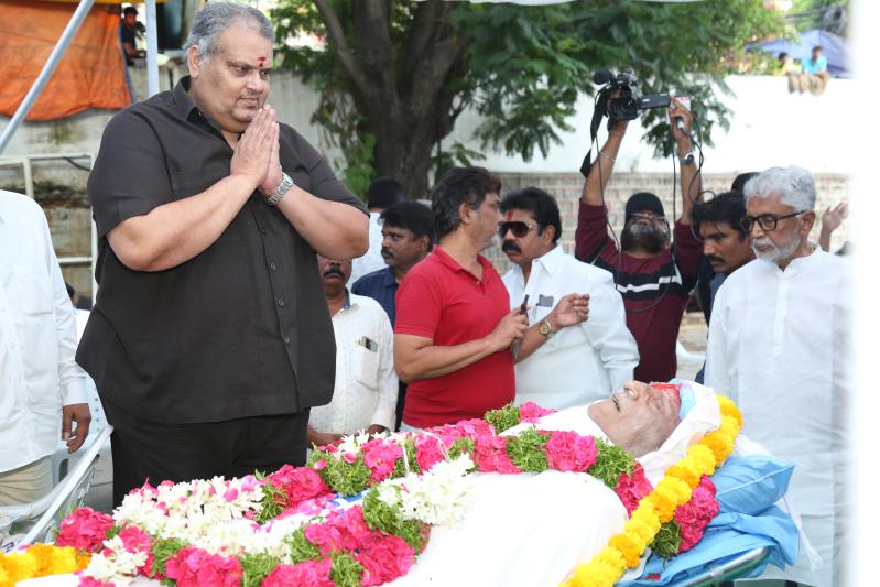 celebs-pay-final-respect-to-artist-sarath-babu-14.jpg