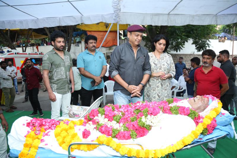 celebs-pay-final-respect-to-artist-sarath-babu-21.jpg