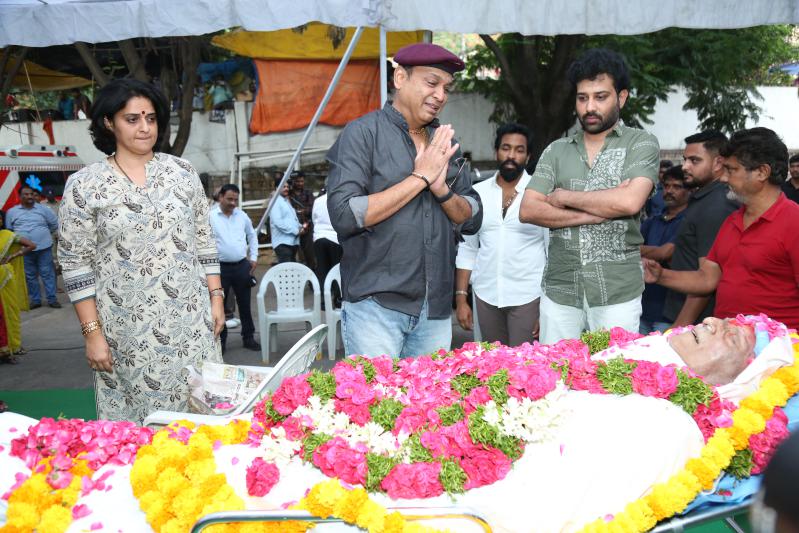 celebs-pay-final-respect-to-artist-sarath-babu-22.jpg