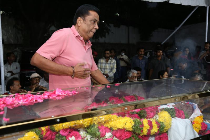 celebs-pay-final-respect-to-artist-sarath-babu-28.jpg