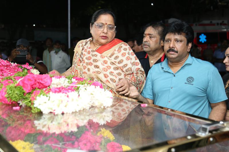 celebs-pay-final-respect-to-artist-sarath-babu-33.jpg