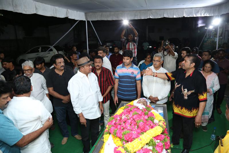 celebs-pay-final-respect-to-artist-sarath-babu-34.jpg
